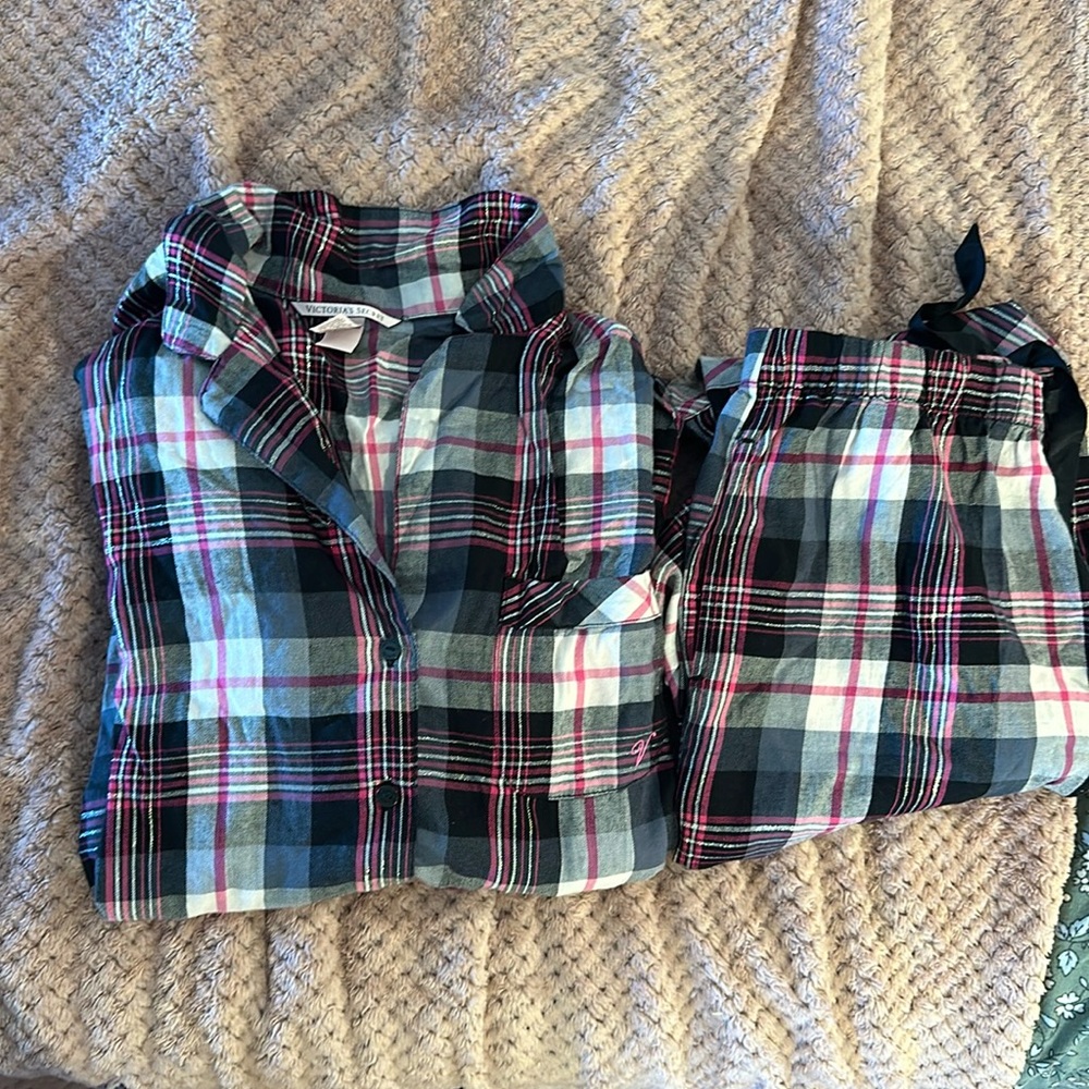 Victoria’s Secret plaid pink pajama set